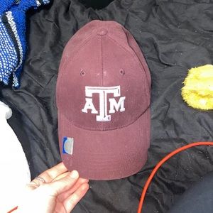 Mens maroon hat